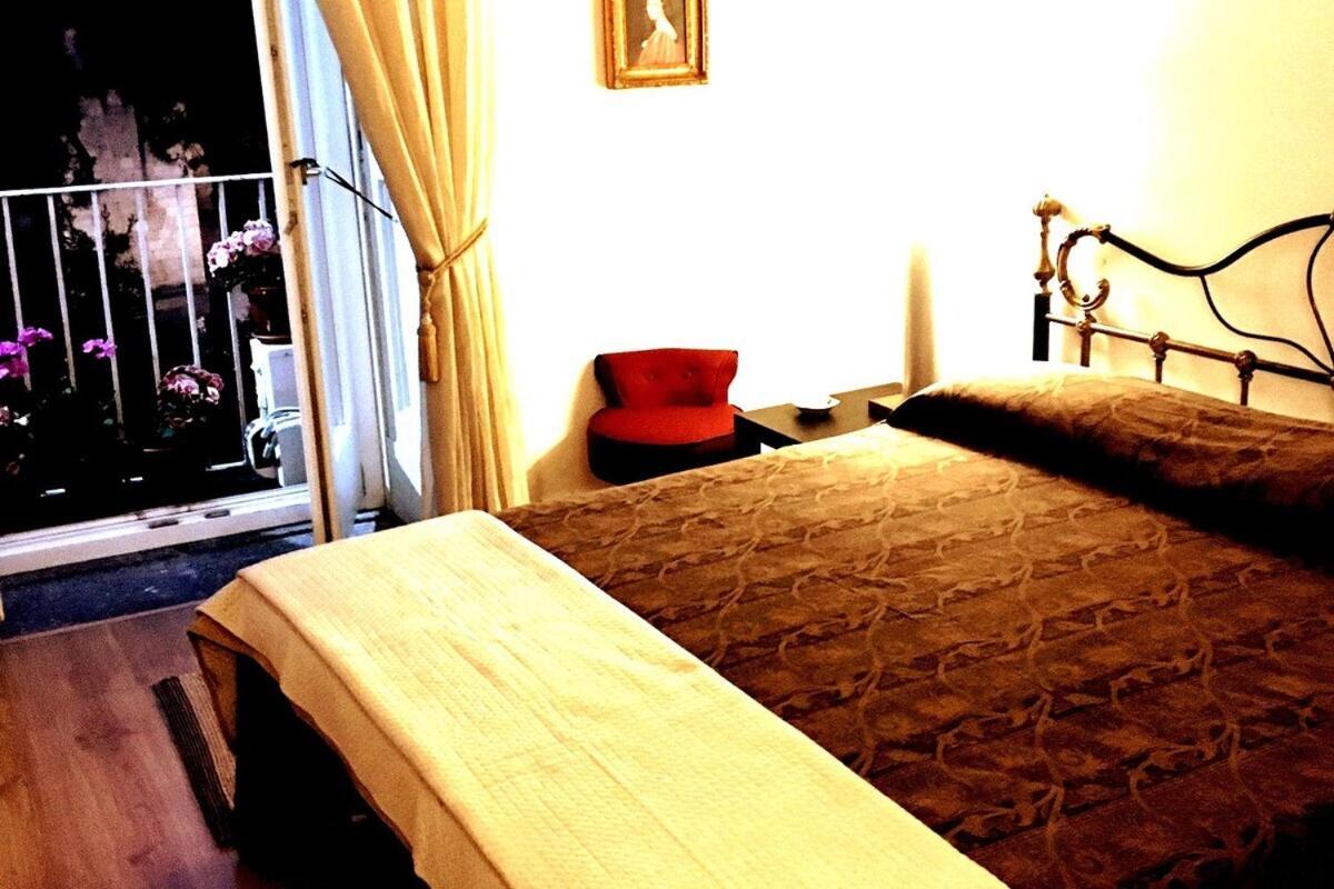 Maria Rosaria A Santa Chiara Spaccanapoli Apartment Exterior foto